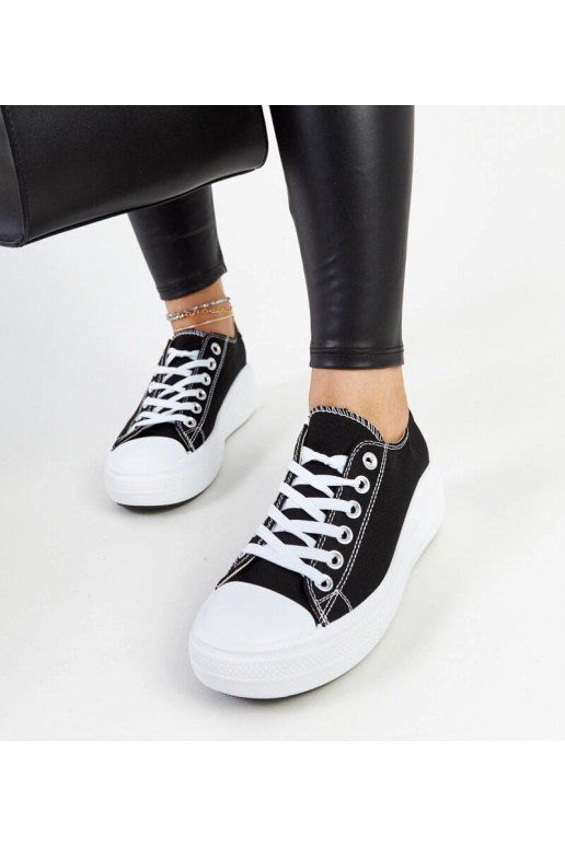 Zapatillas negras con plataforma...