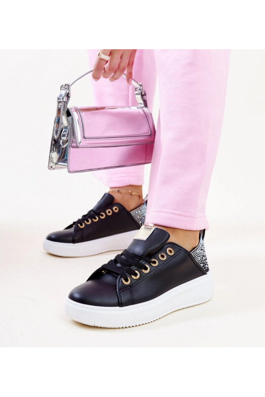 Zapatillas negras con circonitas...