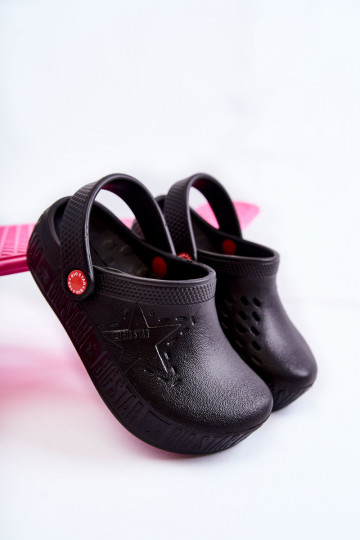 Chancletas ligeras para niños Crocs Big Star II375001 en color negro