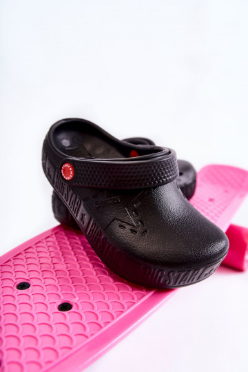 Chancletas ligeras para niños Crocs Big Star II375001 en color negro 2