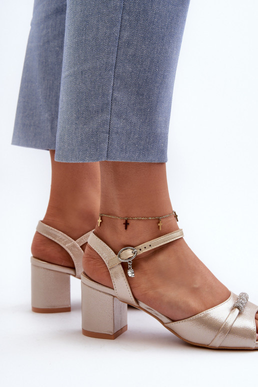 Sandalias de piel sintética con...