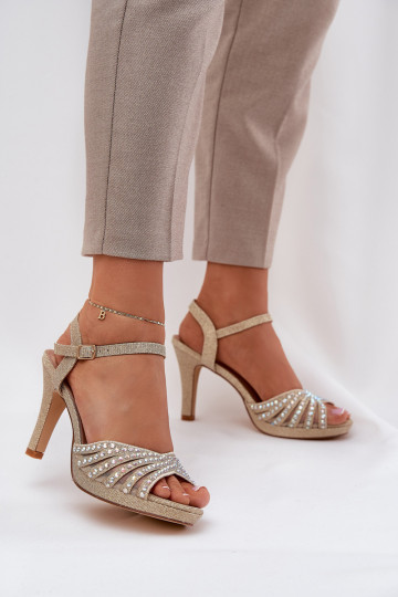 Sandalias con tacones delgados con decoración y brillos D&A MR1038-33 doradas