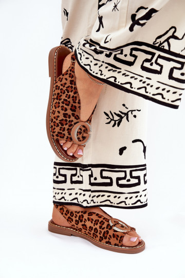 Sandalias planas con adornos con estampado de leopardo color marrón Haliones