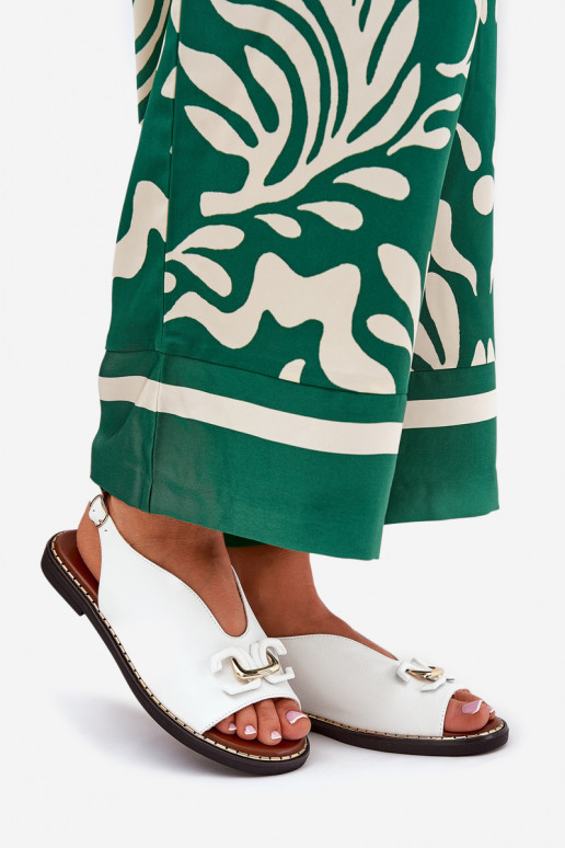 sandalias con tacones anchos con adornos de cuero ecológico el color blanco Tillireta sandalias con tacones anchos con adornos de cuero ecológico el color blanco Tillireta