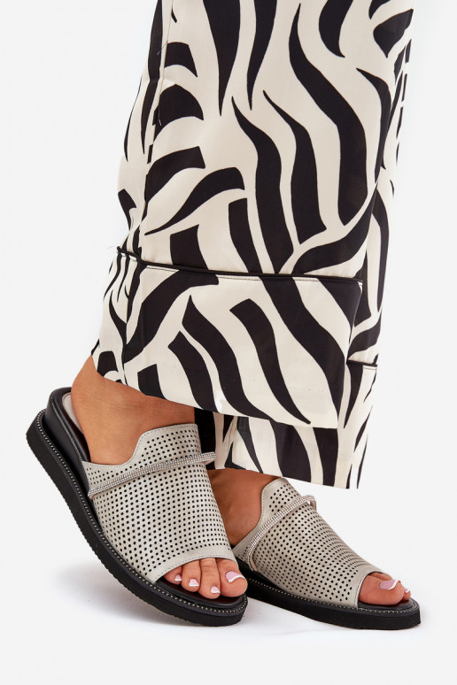 zapatillas de mujer en una cuña Con cinta decorativa color plata TeriAes