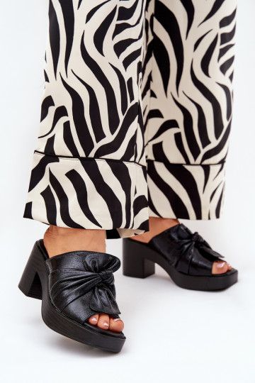 zapatillas de mujer con tacones de cuero ecológico de color negro Kikilla