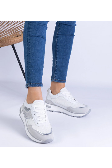 Zapatillas blancas... 2