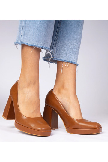 Zapatos de tacón marrón con... 2