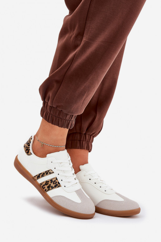 Bajo Zapatillas modelo zapatos. Femenino de cuero ecológico con estampados de piel de leopardo el color blanco Nonalorin