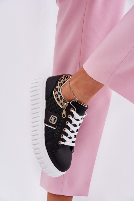 zapatillas Femenino con una plataforma de cuero ecológico con estampados de piel de leopardo de color negro Velionna