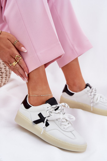 Bajo zapatillas Femenino el color blanco Zelevelis