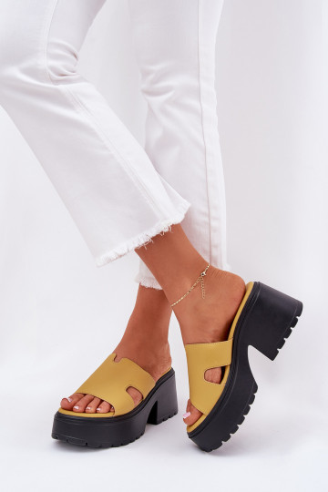 Pantuflas de mujer con plataforma I Tai turisyvi Obcasie color amarillo Rizana