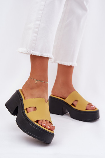 Pantuflas de mujer con plataforma I Tai turisyvi Obcasie color amarillo Rizana 2