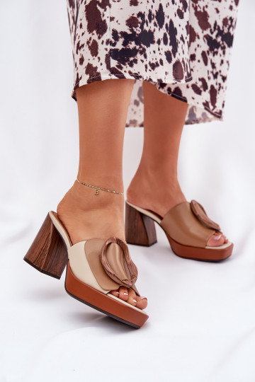 Pantuflas de mujer con hebillas de la colección SłupkoĮym Obcasie color marrón Amuria 2