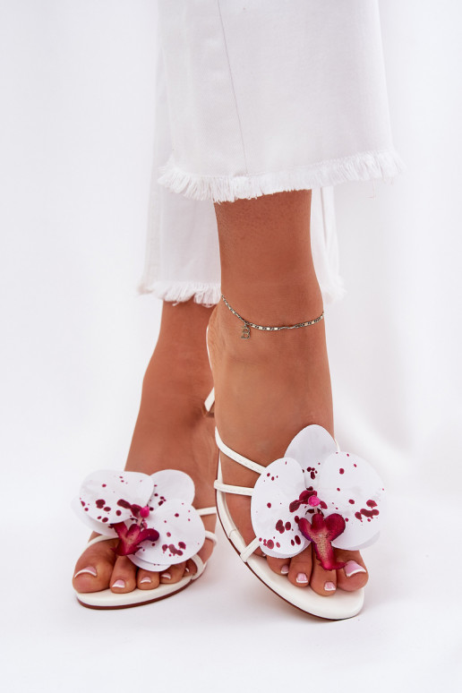 zapatillas de mujer con tacones finos Ze Sztucznym Una flor el color blanco Reyi
