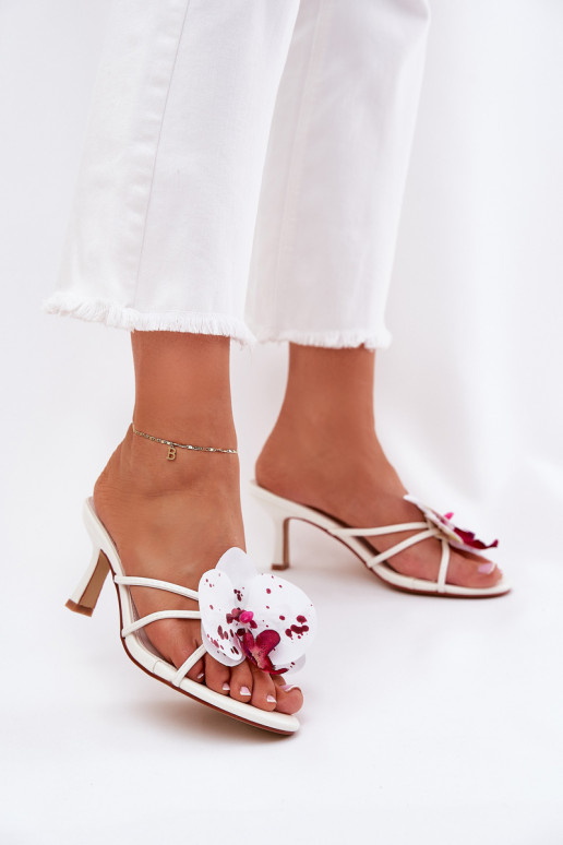 zapatillas de mujer con tacones finos Ze Sztucznym Una flor el color blanco Reyi
