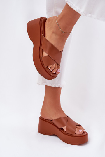 chanclas de mujer con plataforma color marrón Nelithraea