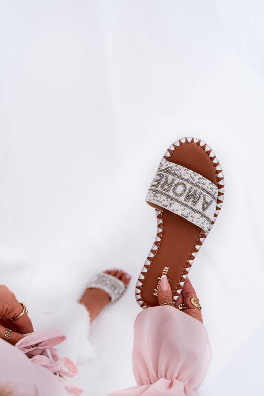 zapatillas de mujer con tacones anchos Con decoración el color blanco Dorfedi