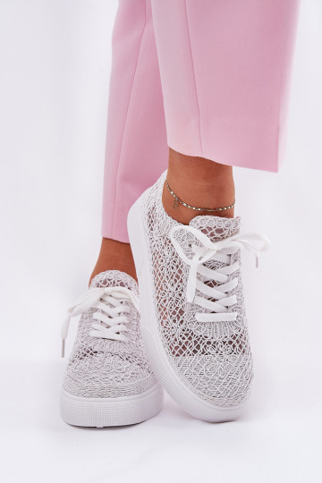 con elementos calados Zapatillas Femenino con una plataforma el color blanco Aranelith