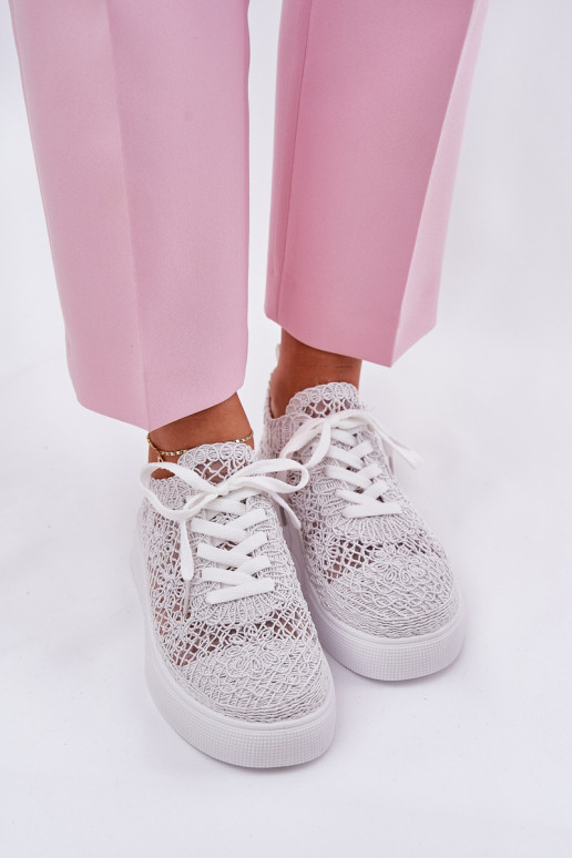con elementos calados Zapatillas Femenino con una plataforma el color blanco Aranelith con elementos calados Zapatillas Femenino con una plataforma el color blanco Aranelith