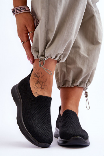 Zapatillas de mujer modelo slip-on color negro Adiora
