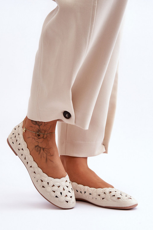 Zapatos calados brillantes beige Visionary