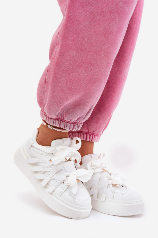 Eko Piel Zapatillas modelo zapatos. con una plataforma el color blanco Penolle