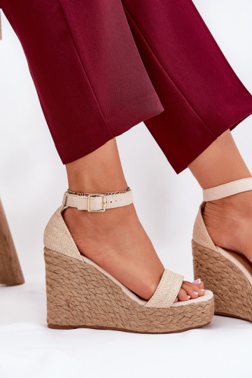 Sandalias para mujer con cuña con trenzado color arena Adelio 2