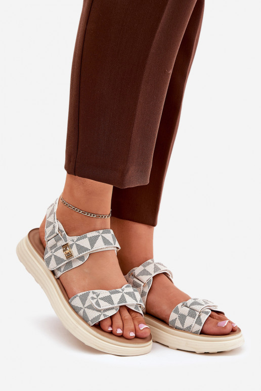  Sandalias de mujer con una plataforma beige Leriot