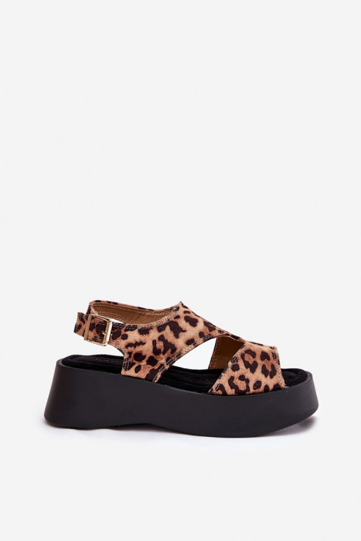 Sandalias de mujer con estampados de piel de leopardo con una plataforma de gamuza ecológicaoAe color marrón Karonia