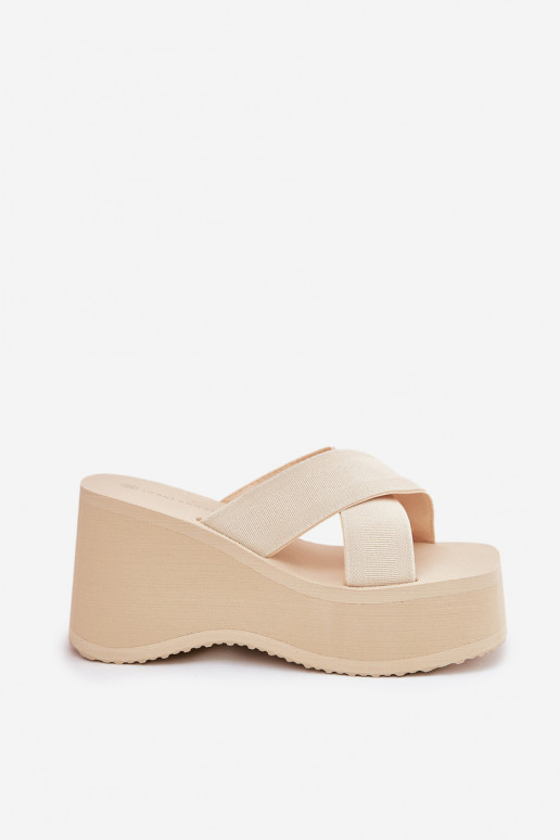 zapatillas de mujer en una cuña y plataforma beige Sevolee