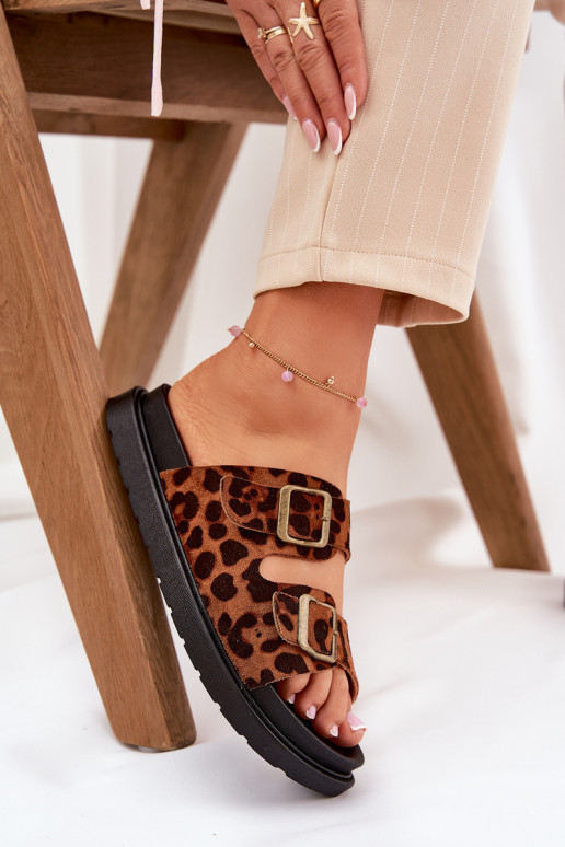 zapatillas de mujer con estampados de piel de leopardo con una plataforma con hebillas color marrón Simbes