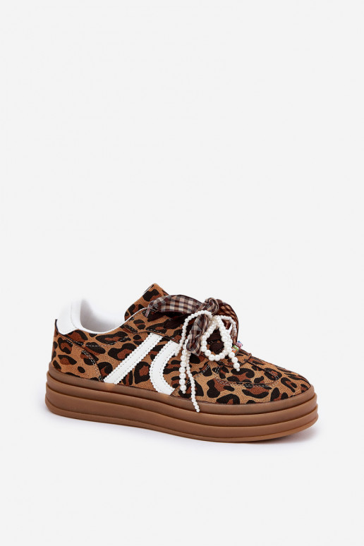 Zapatillas modelo zapatos. Femenino con estampados de piel de leopardo con una plataforma con hermosos detalles color marrón Vin Zapatillas modelo zapatos. Femenino con estampados de piel de leopardo con una plataforma con hermosos detalles color marrón Vin