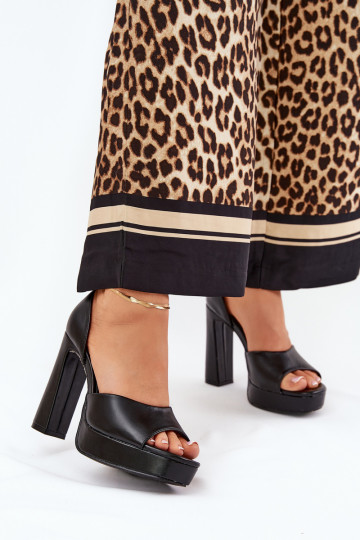 Sandalias de tacón alto y plataforma de cuero ecológico color negro Lomman