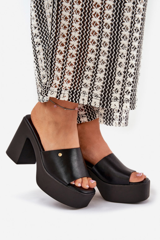 Femenino Zapatillas de cuero ecológico con tacones y plataforma de color negro Tamirella