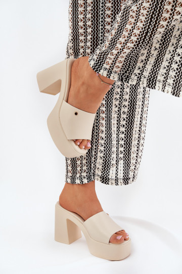 Femenino Zapatillas de cuero ecológico con tacones y plataforma color marfil Tamirella 2