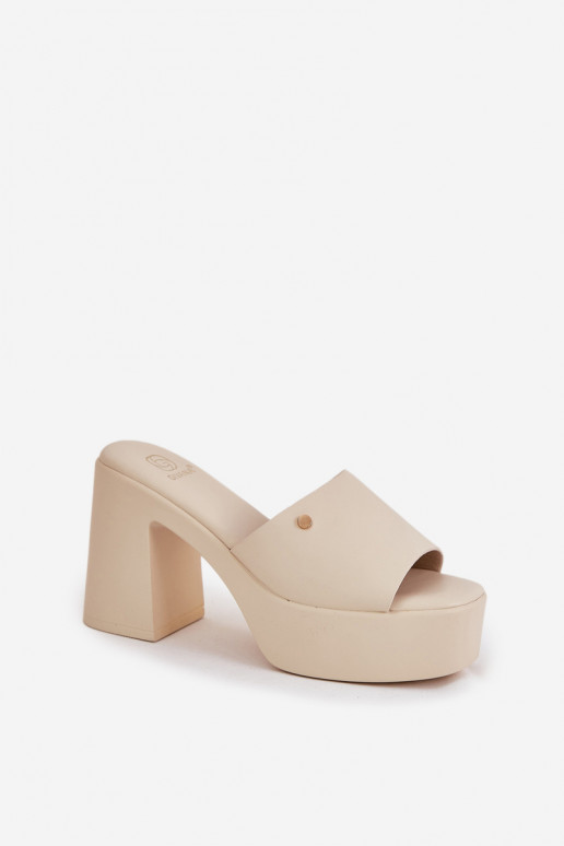 Femenino Zapatillas de cuero ecológico con tacones y plataforma color marfil Tamirella