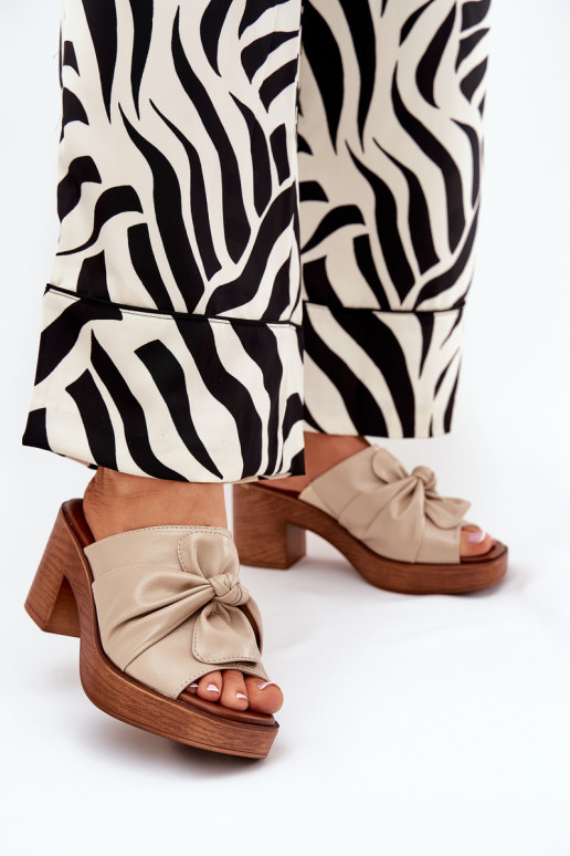 zapatillas de mujer con tacones de cuero ecológico beige Kikilla