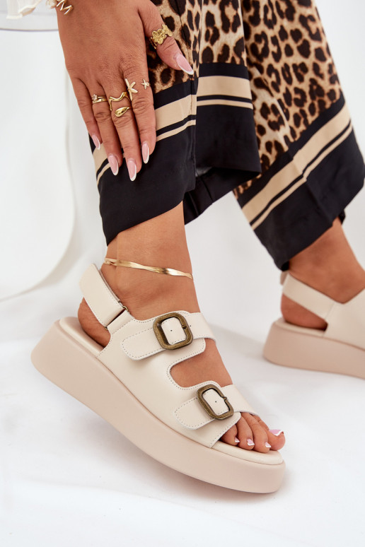 Sandalias de mujer con una plataforma I Koturnie con hebillas beige Genorre