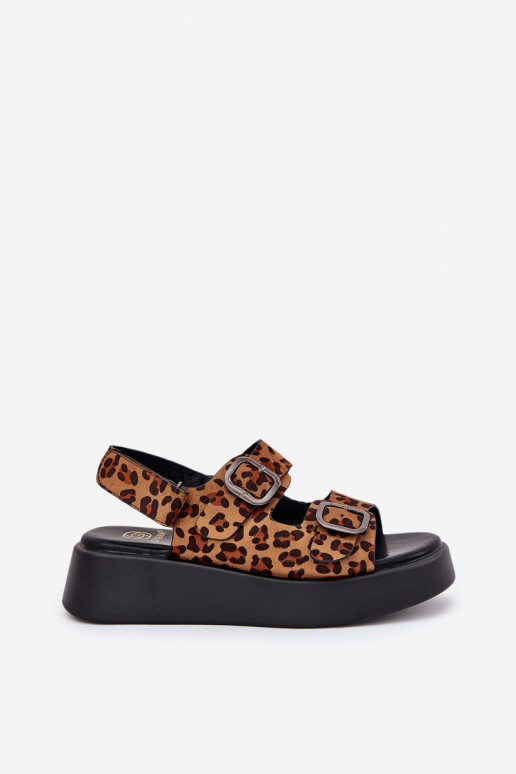 Sandalias de mujer con una plataforma I Koturnie con hebillas con estampados de piel de leopardo color marrón Genorre