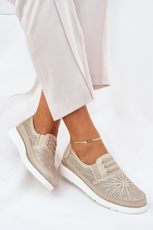 zapatos Femenino Un modelo convincente con elementos calados color dorado Azethia