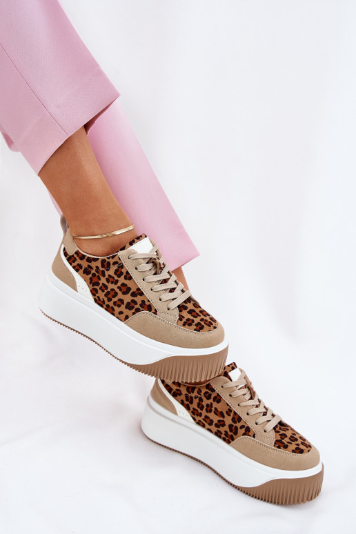 Zapatillas modelo zapatos. Femenino con una plataforma con estampados de piel de leopardo beige Tamorniel