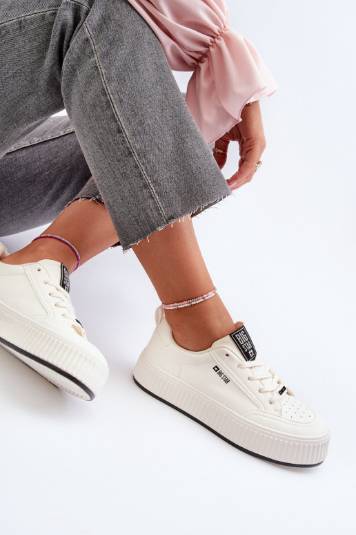 Zapatillas modelo zapatos. Femenino con una plataforma Big Star NN274254 el color blanco Zapatillas modelo zapatos. Femenino con una plataforma Big Star NN274254 el color blanco